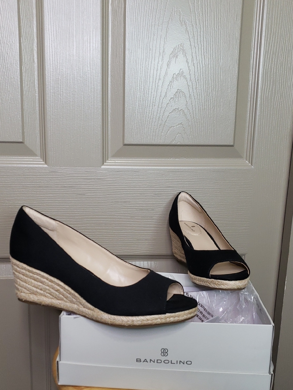 NEW In Box Bandolino Black Espadrille Peep-Toe Wedge Sandals Size 10